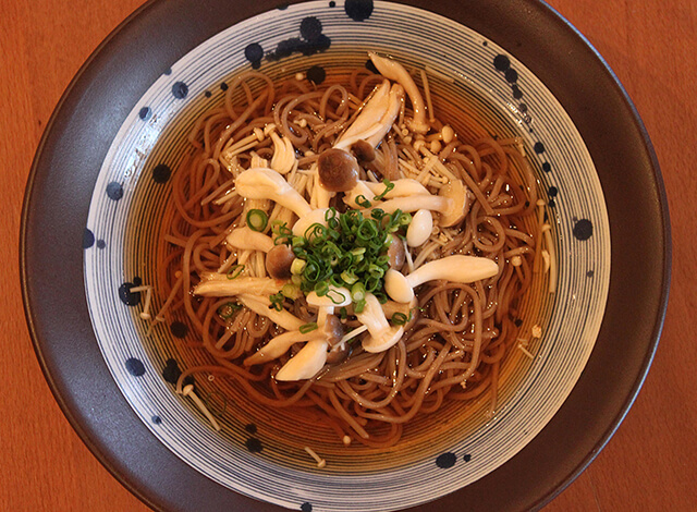 信州きのこ煮かけそば